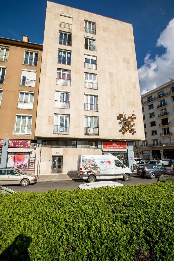Danube Apartment บูดาเปสต์ ภายนอก รูปภาพ