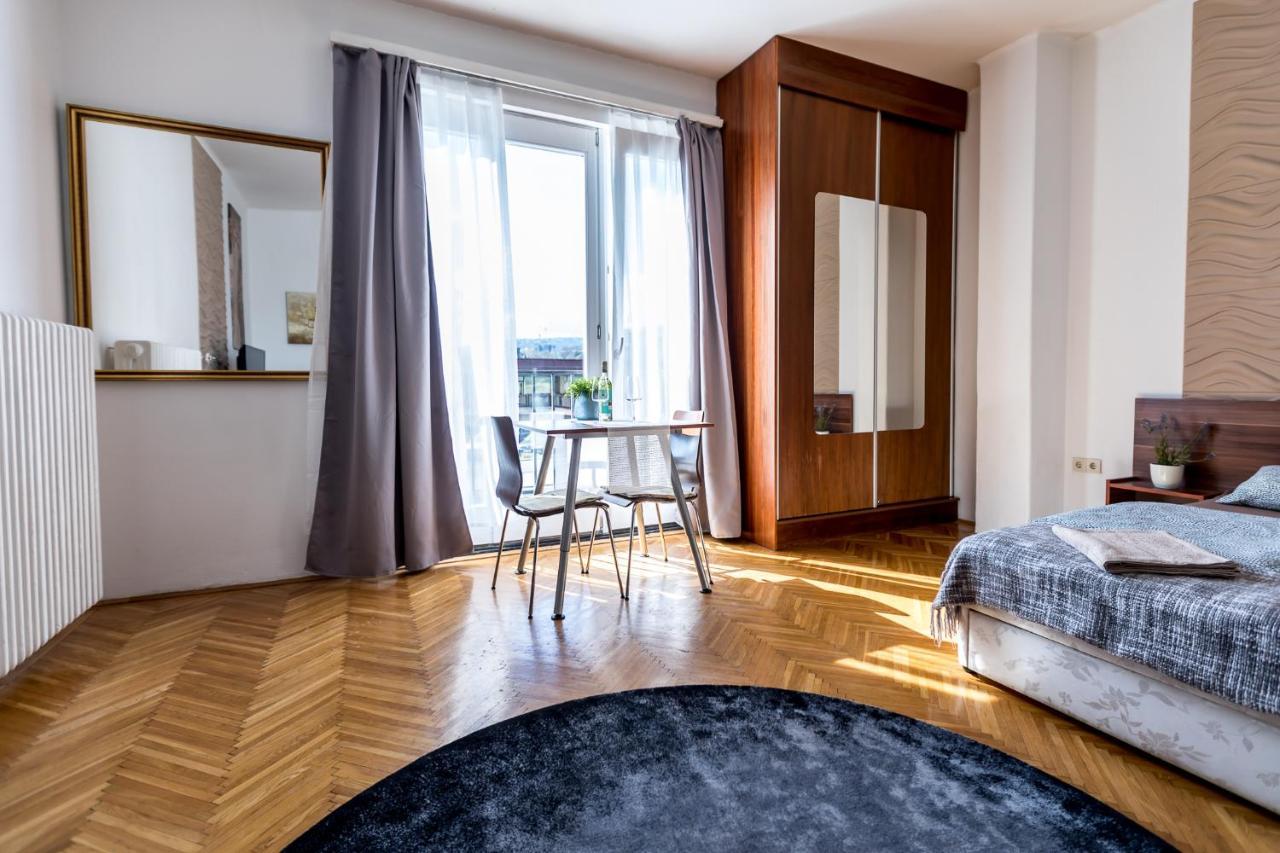 Danube Apartment บูดาเปสต์ ภายนอก รูปภาพ