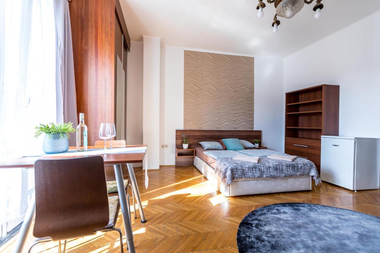 Danube Apartment บูดาเปสต์ ภายนอก รูปภาพ